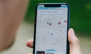 Jak działa kompas w telefonie? Dokładność, kalibracja i zakłócenia