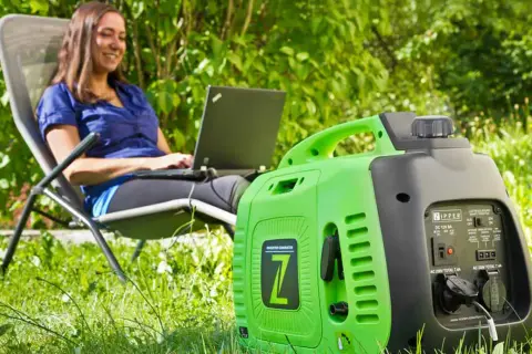 Energia w lesie: Jaki generator prądu wybrać na biwak i survival?