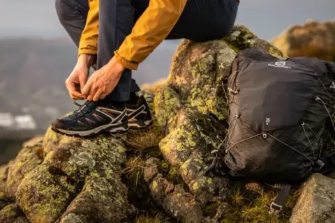 Buty w Bieszczady: Jak wybrać idealne na błotniste szlaki?