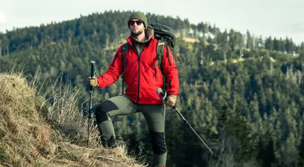 Kije trekkingowe: Jaki wybrać? Poradnik, materiały, długość